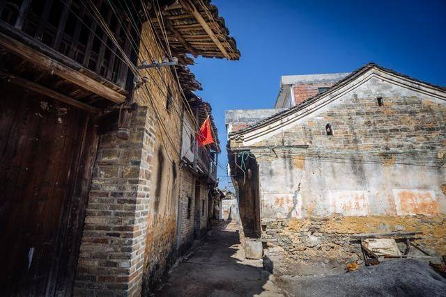 永州有个贫困村,会因此留下大量古迹,因为乡村振兴很快就要火8