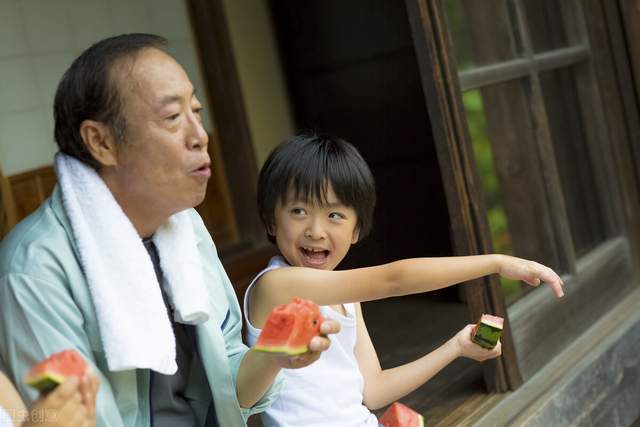 老年人学会极简生活，晚年更加轻松自在2