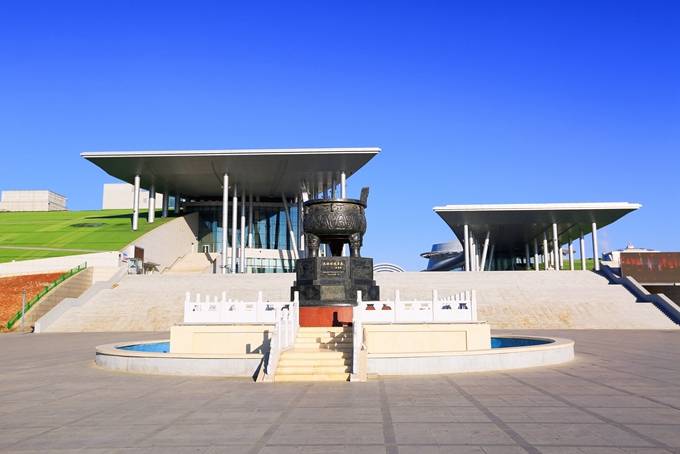 原创 探秘:内蒙古博物院的镇馆之宝,精美贵重,专家看到后惊叹不已1