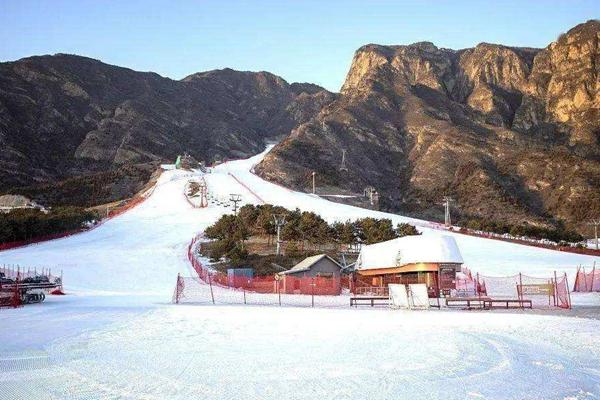 2022北京京龙滑雪场情人节女生免费滑雪活动介绍3
