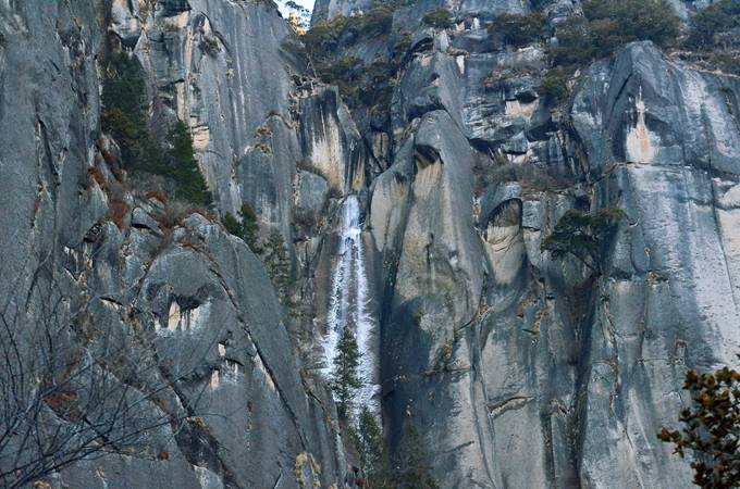 原创 冬天去西藏旅游,林芝卡定沟,这里的山石充满了想象力的传说5