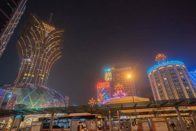 这就是赛博朋克!看过澳门无人机方阵,刷新了我对夜空表演的印象18