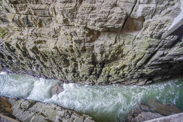 巨大溶洞隐藏地心深处秘密,湖北又一景点震惊全网,赶紧来打卡2