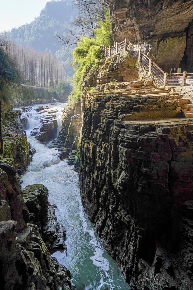巨大溶洞隐藏地心深处秘密,湖北又一景点震惊全网,赶紧来打卡5