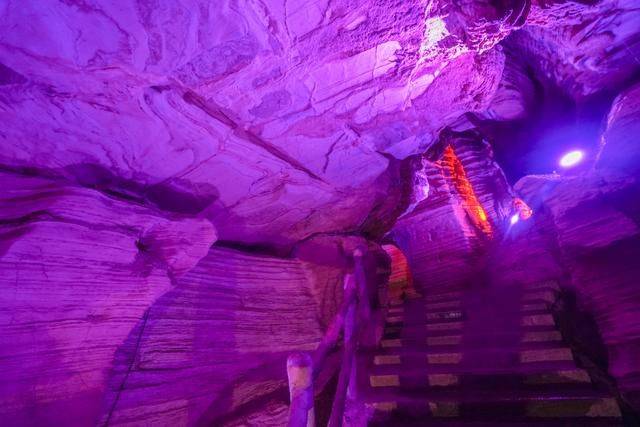 巨大溶洞隐藏地心深处秘密,湖北又一景点震惊全网,赶紧来打卡8