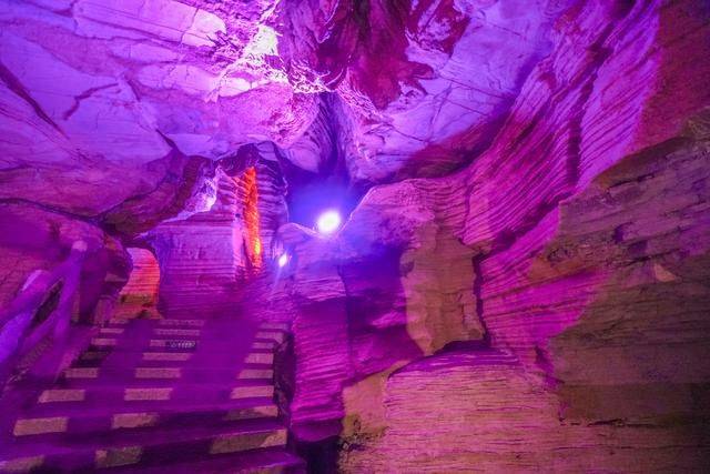 巨大溶洞隐藏地心深处秘密,湖北又一景点震惊全网,赶紧来打卡9