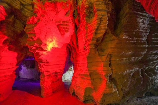 巨大溶洞隐藏地心深处秘密,湖北又一景点震惊全网,赶紧来打卡10