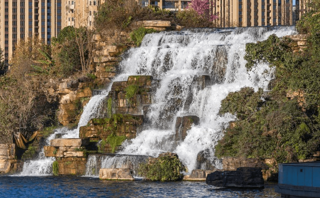 原创 云南又一良心景区“爆火”,花费11亿打砸而成,如今却免费开放2