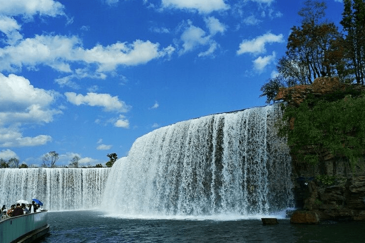 原创 云南又一良心景区“爆火”,花费11亿打砸而成,如今却免费开放3