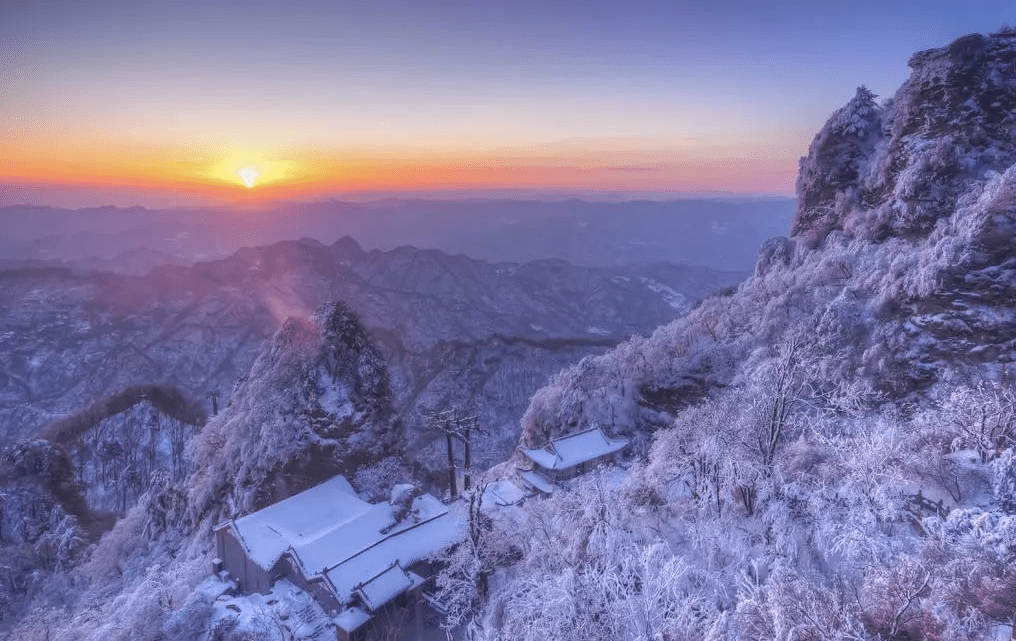 原创 湖北“最赚钱”的景区，靠张姓名人一年挣50亿，游客：再贵也得去5