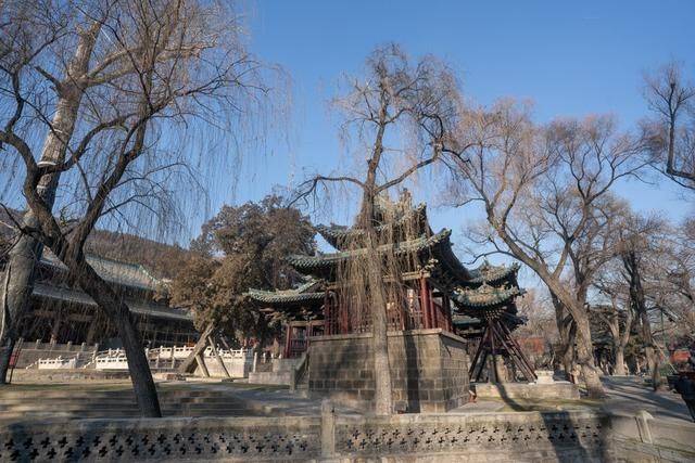 晋祠有一个超美的亭子，景色一流，仿佛仙境9