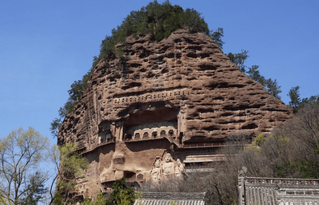 原创 甘肃有个“奇特”的景点,景区内随处可见钱币,但却无人看管1