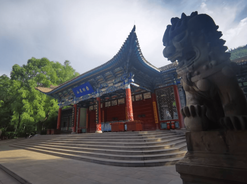 原创 甘肃一“奇葩”景区，本没有什么亮点，却因传说导致市民排队游玩1