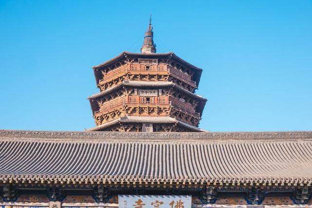 没有一颗钉子，全靠卯棒结构支撑了千年，具备54种斗拱的应县木塔6