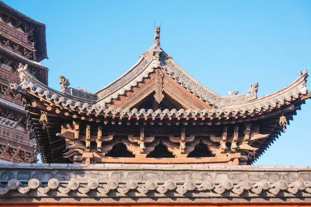 没有一颗钉子，全靠卯棒结构支撑了千年，具备54种斗拱的应县木塔8