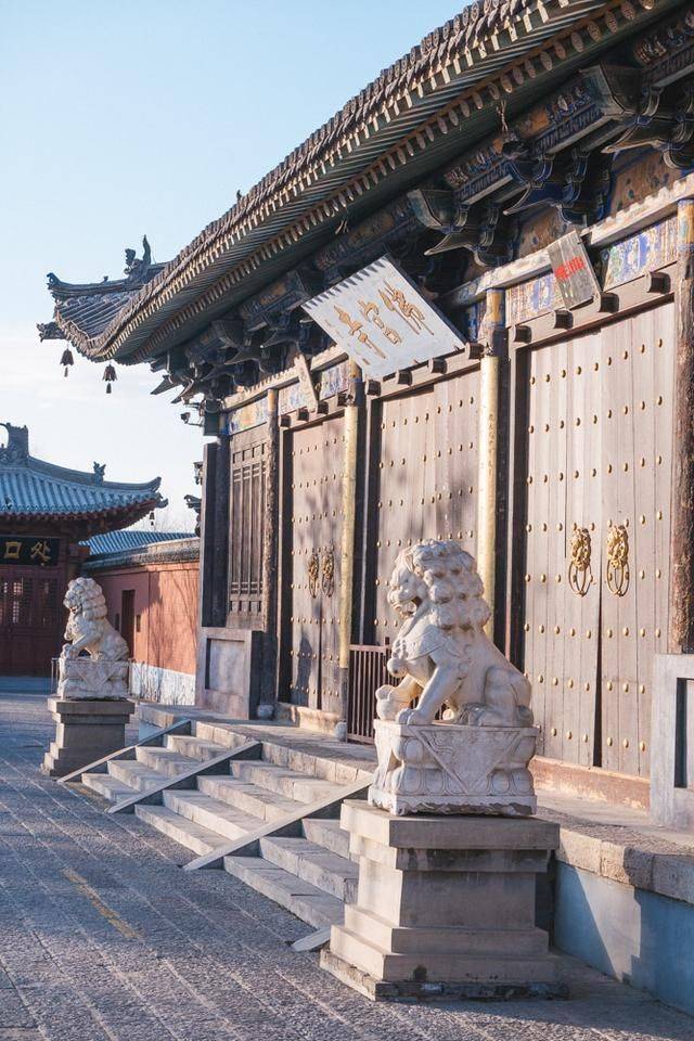 没有一颗钉子，全靠卯棒结构支撑了千年，具备54种斗拱的应县木塔13