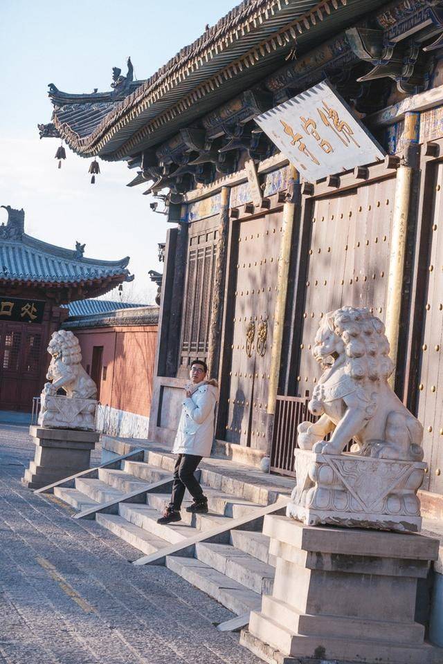 没有一颗钉子，全靠卯棒结构支撑了千年，具备54种斗拱的应县木塔14