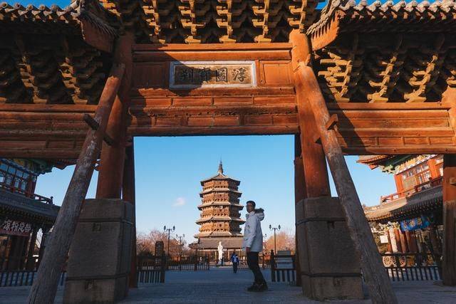 没有一颗钉子，全靠卯棒结构支撑了千年，具备54种斗拱的应县木塔22