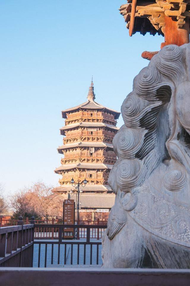 没有一颗钉子，全靠卯棒结构支撑了千年，具备54种斗拱的应县木塔26