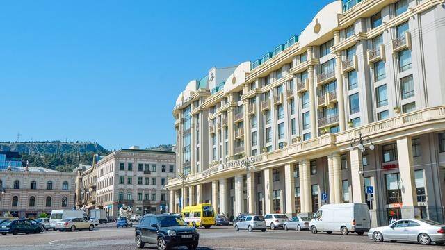 原创 多彩第比利斯,吃的超廉价的樱桃,漫步古老公元四世纪都市1