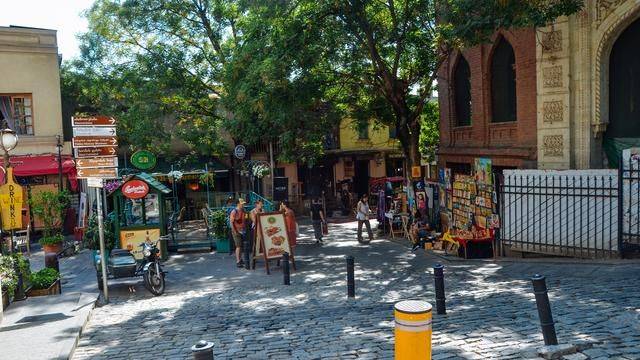 原创 多彩第比利斯,吃的超廉价的樱桃,漫步古老公元四世纪都市17