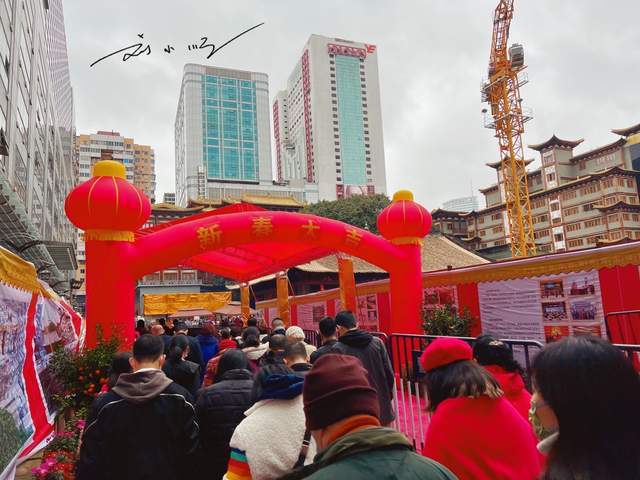 原创 外地人留在广州过年是什么感觉?初一早起去拜佛,充满浓浓的年味7