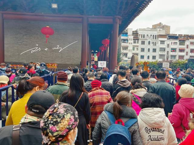 原创 外地人留在广州过年是什么感觉?初一早起去拜佛,充满浓浓的年味8