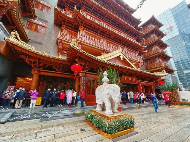 原创 外地人留在广州过年是什么感觉?初一早起去拜佛,充满浓浓的年味12