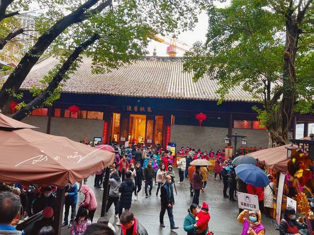 原创 外地人留在广州过年是什么感觉?初一早起去拜佛,充满浓浓的年味13