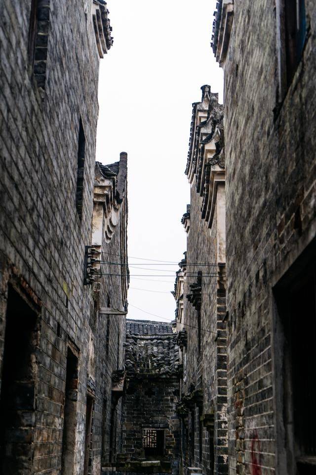 湖南郴州又一精美古村，镜头拉近一看，竟然有点像凤凰古城4