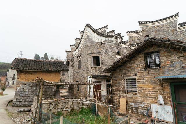 湖南郴州又一精美古村，镜头拉近一看，竟然有点像凤凰古城10