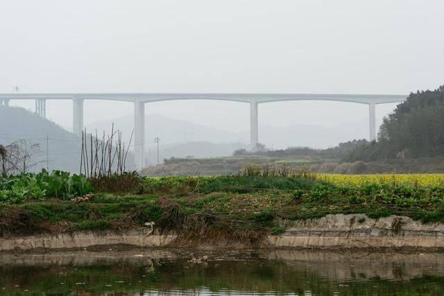 湖南郴州又一精美古村，镜头拉近一看，竟然有点像凤凰古城12