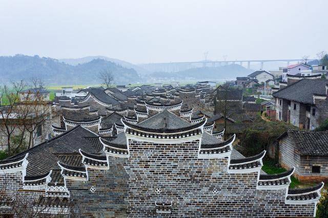 湖南郴州又一精美古村，镜头拉近一看，竟然有点像凤凰古城22