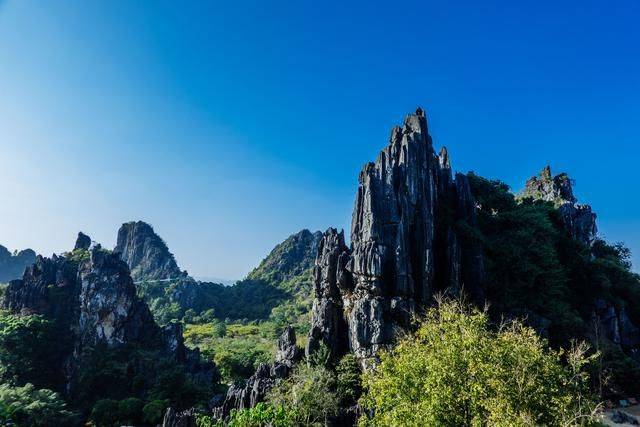 不用去云南，在广东也有个石林，一般人还不知道12