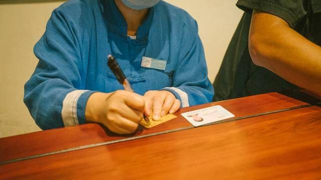 这是中国最慢的火车,车费120元,却火爆异常人满为患2