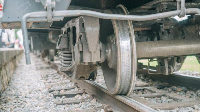 这是中国最慢的火车,车费120元,却火爆异常人满为患10