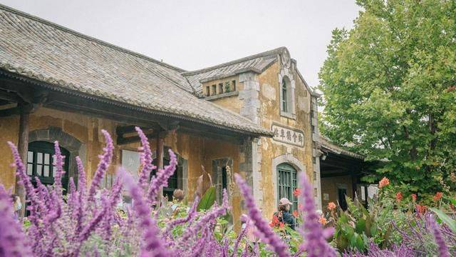 这是中国最慢的火车,车费120元,却火爆异常人满为患17