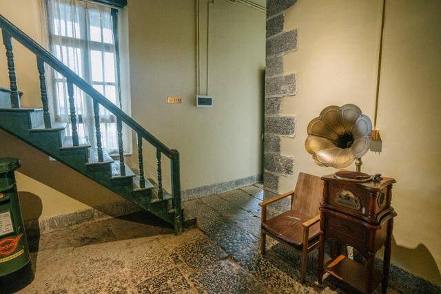 这是中国最慢的火车,车费120元,却火爆异常人满为患27