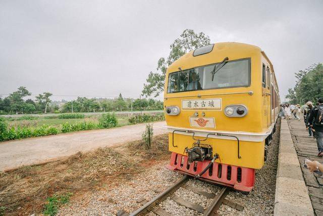 这是中国最慢的火车,车费120元,却火爆异常人满为患31