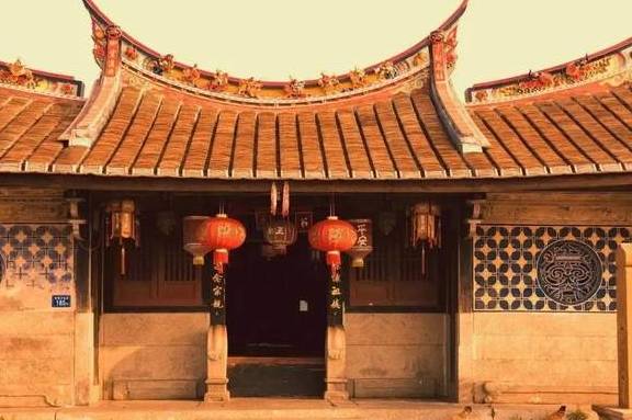 原创 武则天建的闽南小城,文艺媲美垦丁,靠着美食和大海出了圈!10