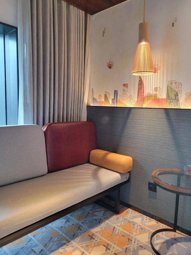 广州有家希尔顿花园酒店，三四百就能住进去了，性价比还蛮高13