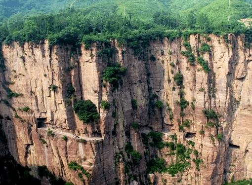 原创 中国最危险的村庄，建在海拔1700米的悬崖边上，如今成为旅游胜地7