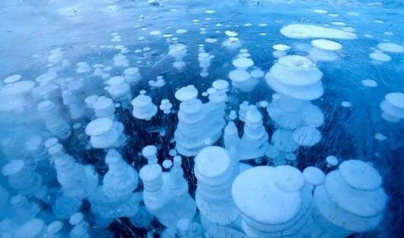 原创 美上热搜的赛里木湖,那一抹梦境蓝是“大西洋最后一滴眼泪”12