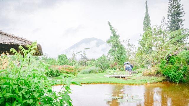 印尼旅游不可错过的一站:火山下的梦幻仙境,随手一拍就是大片11