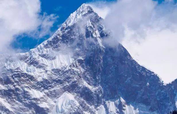 原创 珠穆朗玛峰一半在中国一半在尼泊尔,为什么全世界都说属于中国?1