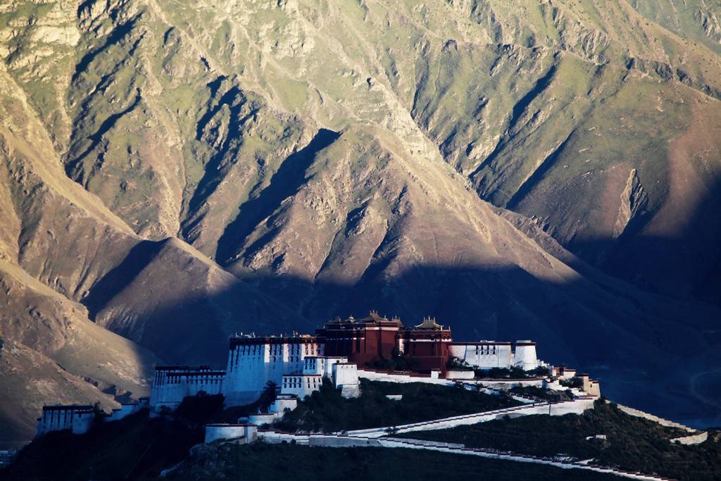 原创 布达拉宫究竟用了多少黄金,为何都说世上一半黄金在此?1