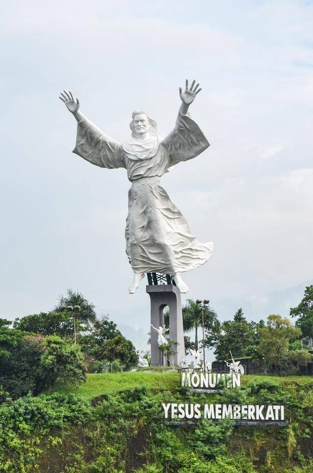 火山脚下的餐厅拥有一流景色,误入爱丽丝梦游仙境,随手就是大片33