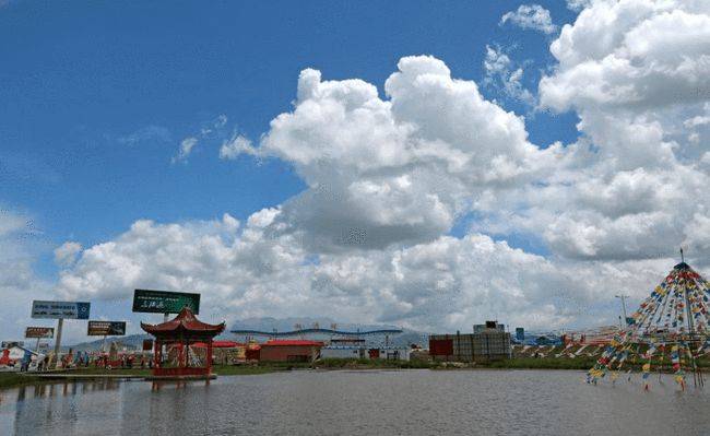 原创 中国有一条“反常理”的河,河水逆着流,令很多游客好奇前来5