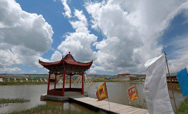 原创 中国有一条“反常理”的河,河水逆着流,令很多游客好奇前来6