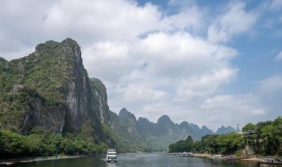 原创 中国山水第一名城,明明只是三线小城市,人气却碾压新一线城市6